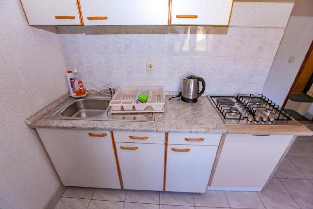 Apartments Dinko Novalja Exterior photo